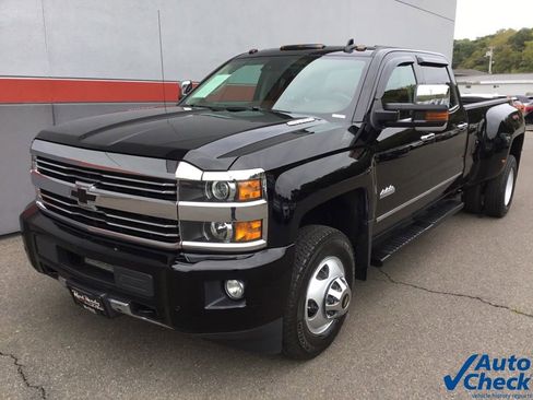 Used 2016 Chevrolet Silverado 3500 High Country w/ Duramax Plus Package image 6