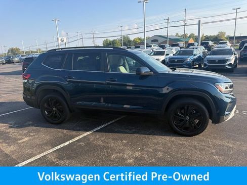 Certified 2023 Volkswagen Atlas SE w/ Panoramic Sunroof Package AWD/4WD image 2