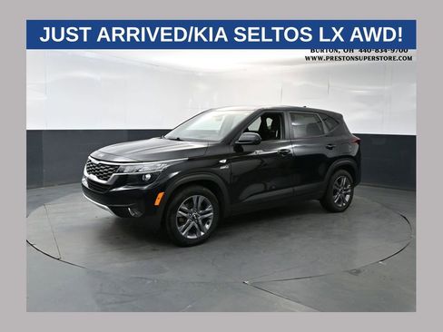 Used 2021 Kia Seltos LX AWD/4WD image 1