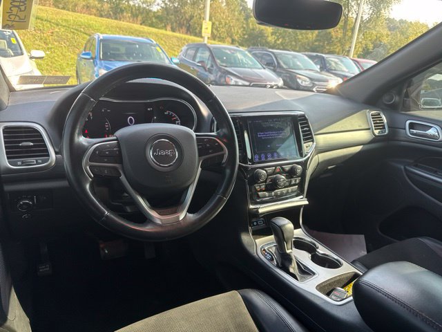 Used 2019 Jeep Grand Cherokee Altitude AWD/4WD image 13