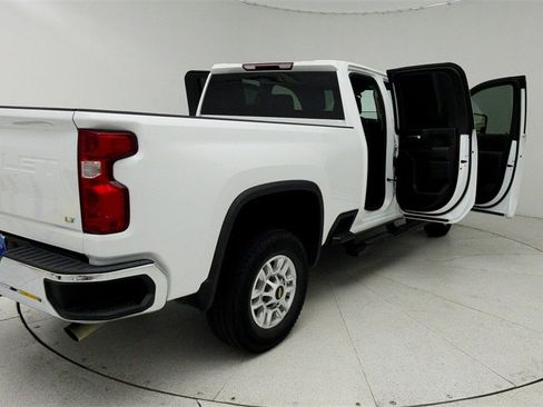 Used 2022 Chevrolet Silverado 2500 LT w/ Convenience Package image 12