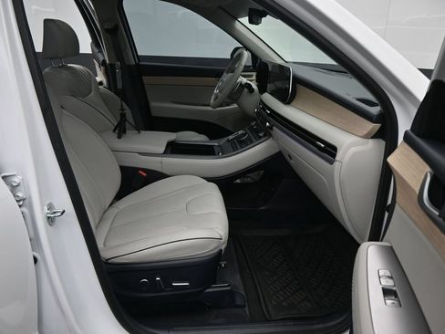Used 2025 Hyundai Palisade Limited AWD/4WD image 2