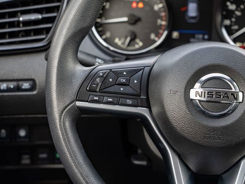 Used 2020 Nissan Rogue S AWD/4WD image 13