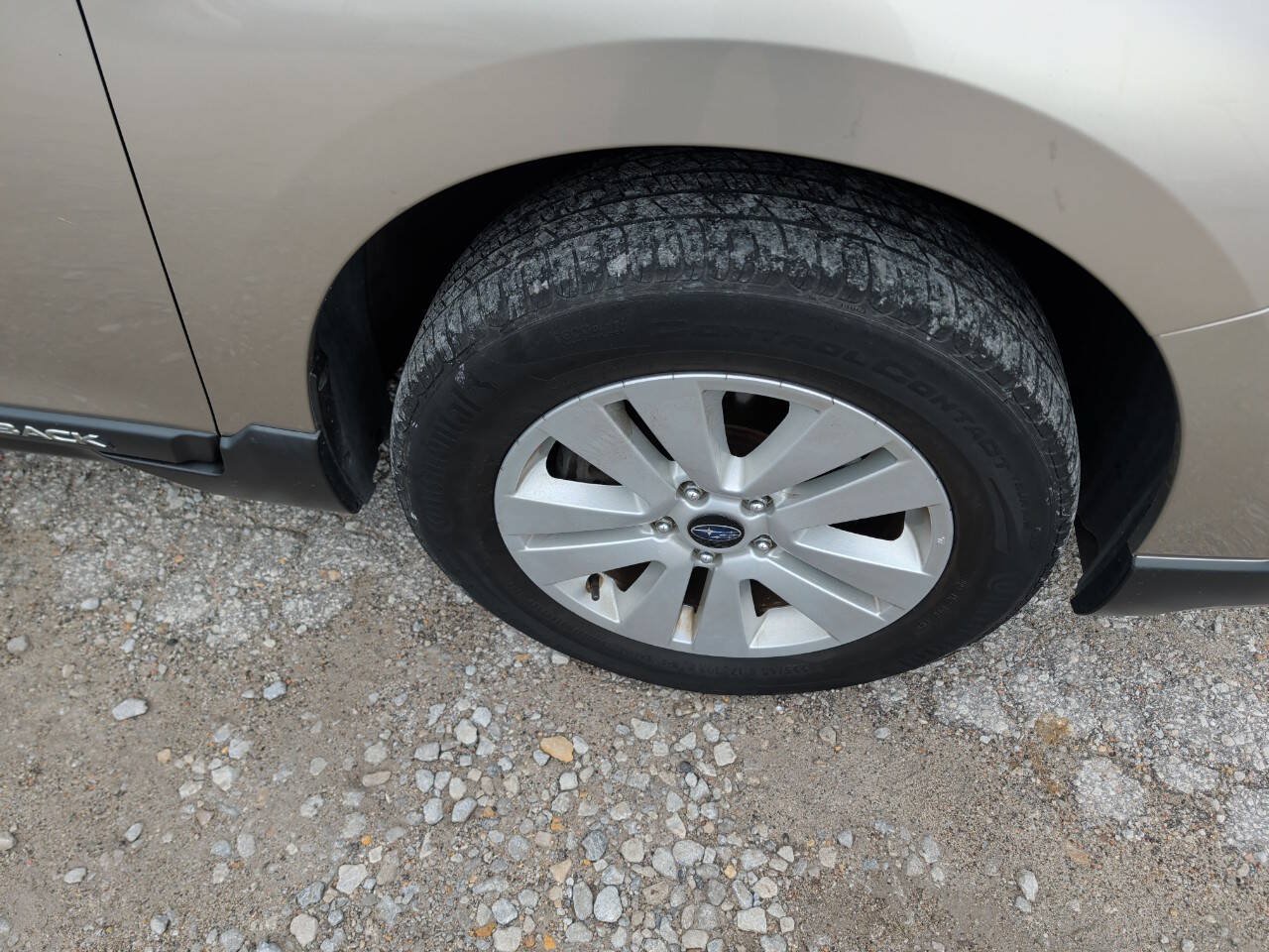 Used 2017 Subaru Outback 2.5i Premium AWD/4WD image 9