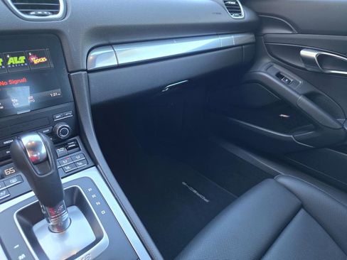 Used 2025 Porsche 718 Cayman S w/ Sport Chrono Package RWD image 27