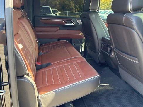 Used 2024 GMC Sierra 2500 Denali Ultimate image 18