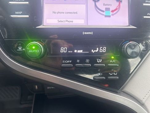 Used 2020 Toyota Camry LE image 13