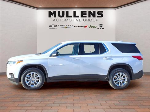 Used 2021 Chevrolet Traverse LS image 8
