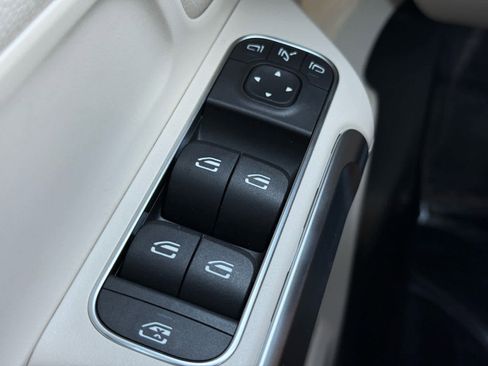 Certified 2026 Mercedes-Benz GLB 250 4MATIC image 22