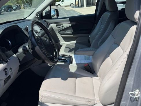 Used 2018 Honda Ridgeline RTL image 11