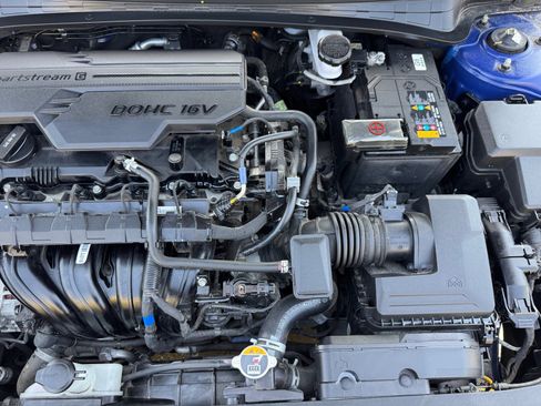 Used 2022 Hyundai Elantra Limited FWD image 20