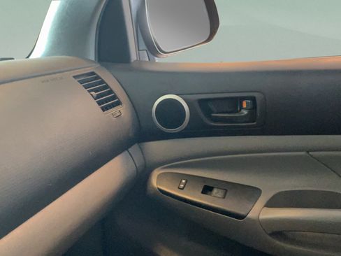 Used 2012 Toyota Tacoma PreRunner w/ SR5 Pkg RWD image 19