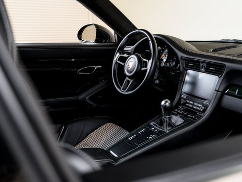 Used 2018 Porsche 911 GT3 RWD image 57