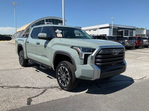 Used 2024 Toyota Tundra Limited AWD/4WD image 3