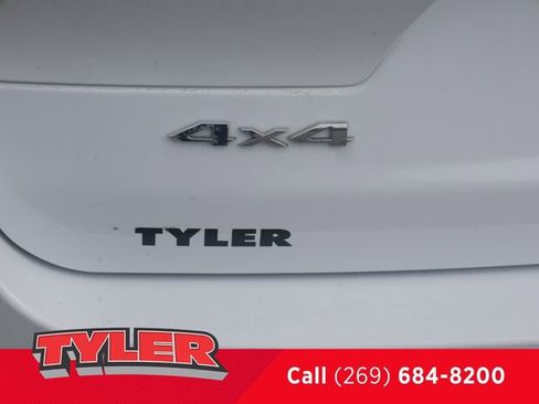 Used 2023 Jeep Grand Cherokee L Limited AWD/4WD image 13