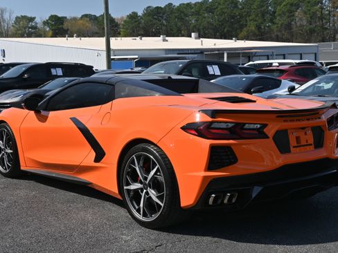 Used 2022 Chevrolet Corvette 2LT image 11