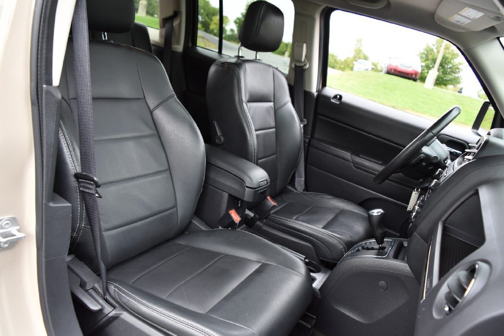 Used 2017 Jeep Patriot High Altitude FWD image 27