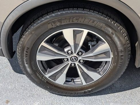 Used 2023 Nissan Murano SV image 27