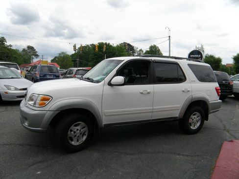 Used 2003 Toyota Sequoia SR5 image 4