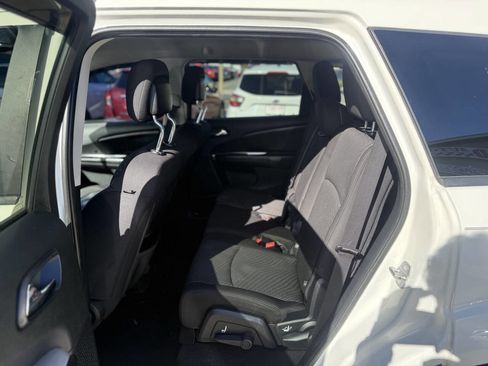 Used 2014 Dodge Journey SXT image 14