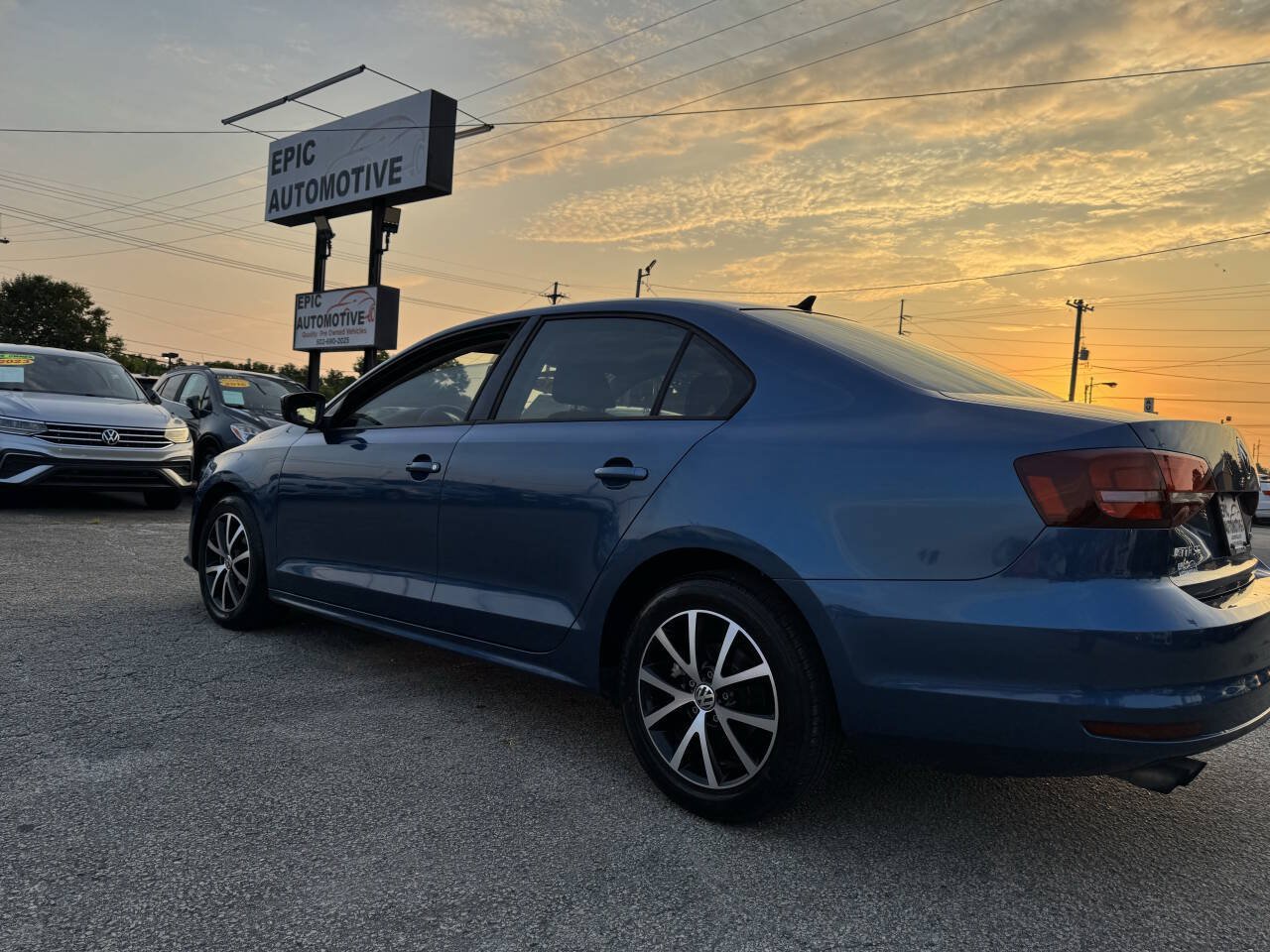Used 2016 Volkswagen Jetta SE FWD image 6