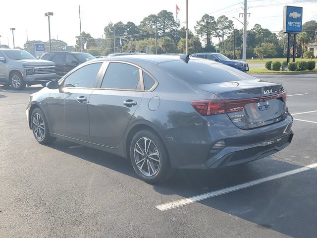 Used 2024 Kia Forte LXS w/ LXS Technology Package FWD image 4