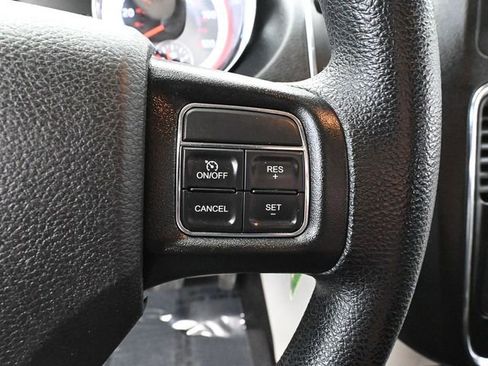Used 2020 Dodge Grand Caravan SE w/ UConnect Hands-Free Group image 24