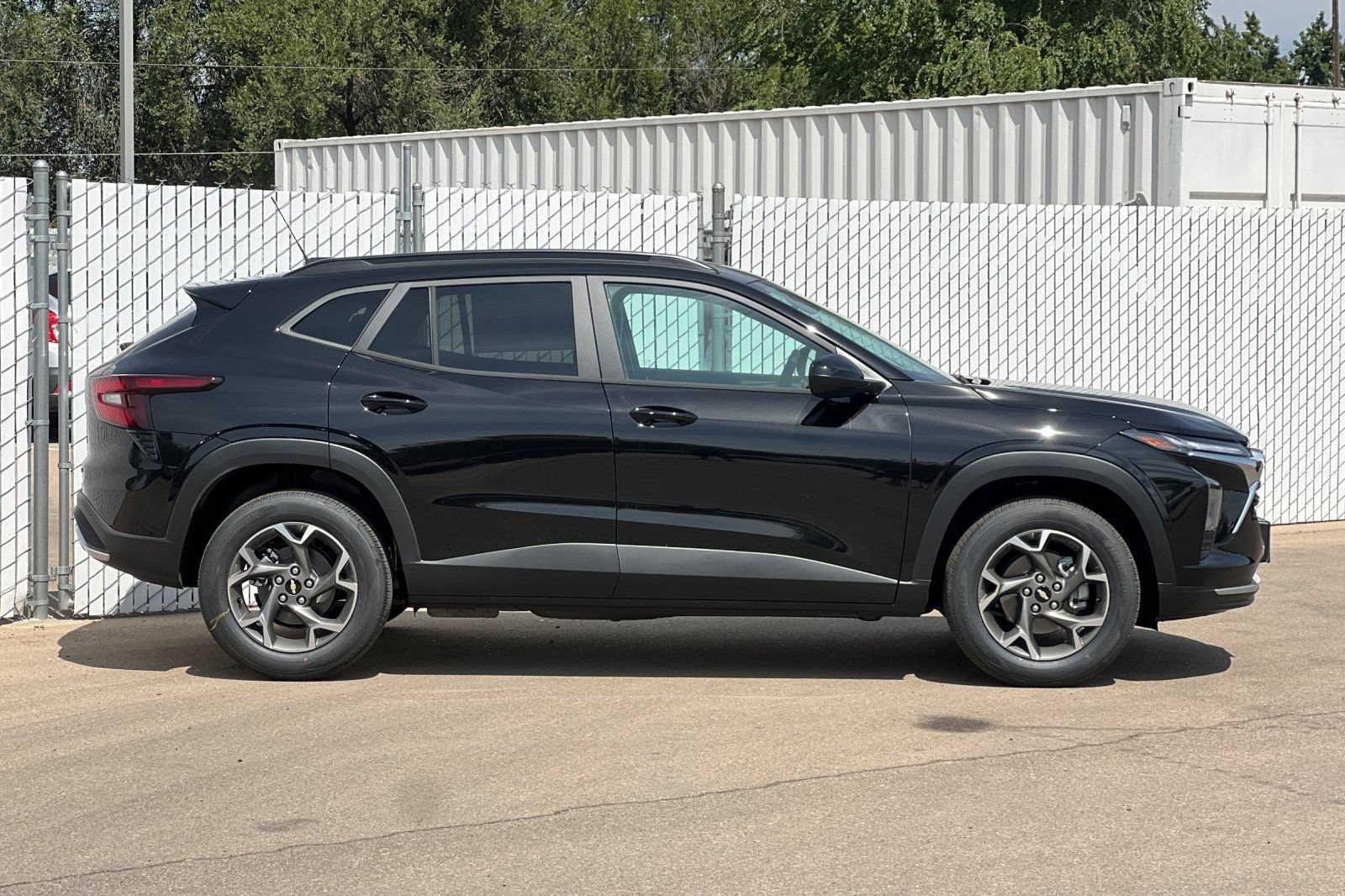 New 2026 Chevrolet Trax LT w/ Driver Confidence Package FWD image 3