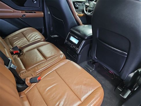 Used 2020 Lincoln Aviator Reserve w/ Elements Package Plus image 11