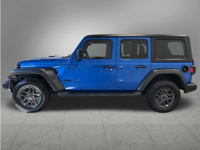 Used 2025 Jeep Wrangler Unlimited Sport AWD/4WD image 2