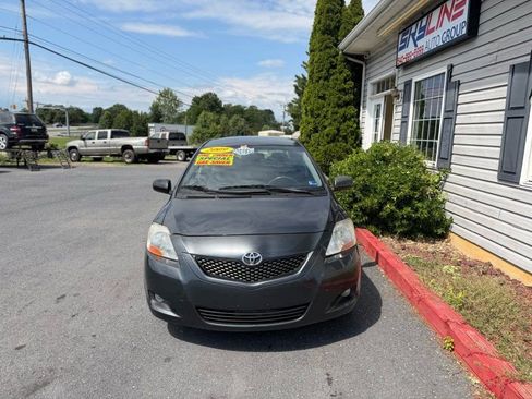 Used 2009 Toyota Yaris Sedan FWD image 3