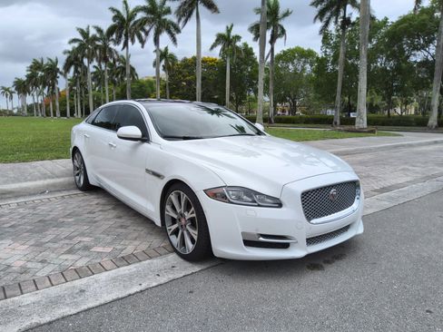Used 2019 Jaguar XJ L Portfolio RWD image 1