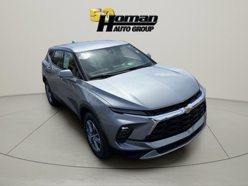 Used 2025 Chevrolet Blazer LT FWD image 8