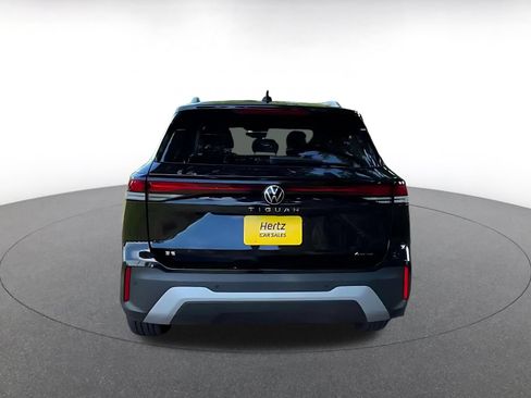 Used 2026 Volkswagen Tiguan SE AWD/4WD image 10