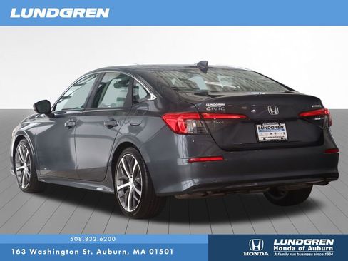 Used 2023 Honda Civic Touring image 4