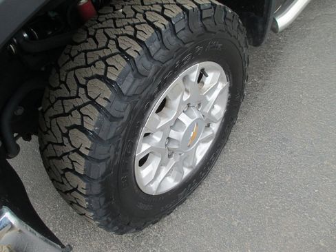 Certified 2024 Chevrolet Silverado 2500 LTZ w/ LTZ Convenience Package image 13