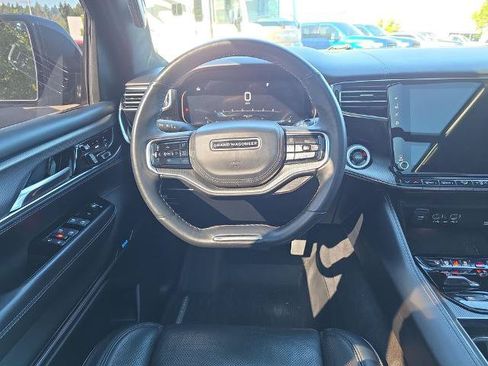 Used 2022 Jeep Grand Wagoneer Series II AWD/4WD image 9