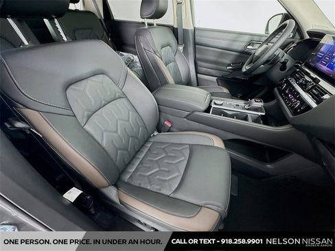 New 2026 Nissan Pathfinder Platinum image 30