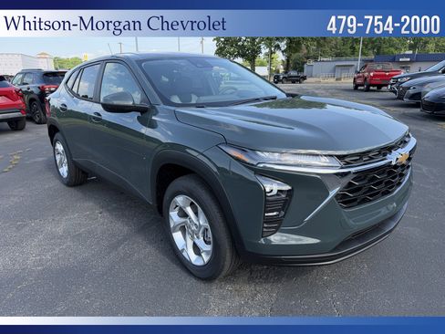 New 2026 Chevrolet Trax LS w/ LS Convenience Package FWD image 3