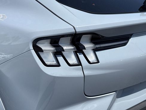 Certified 2025 Ford Mustang Mach-E Premium AWD/4WD image 8