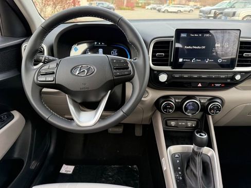 New 2026 Hyundai Venue SEL image 18