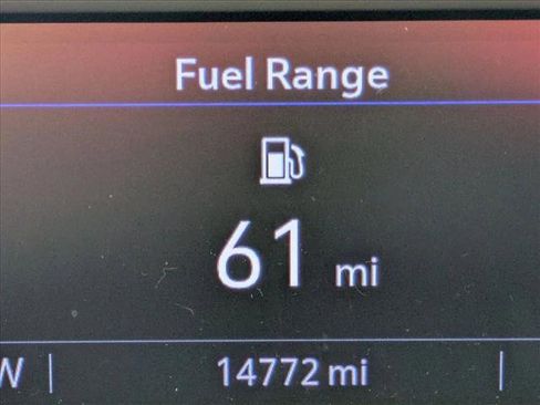 Used 2023 Cadillac XT4 Luxury w/ Cold Weather Package image 10