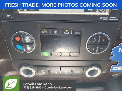 Used 2011 GMC Sierra 2500 Denali w/ Suspension Package, Off-Road AWD/4WD image 17