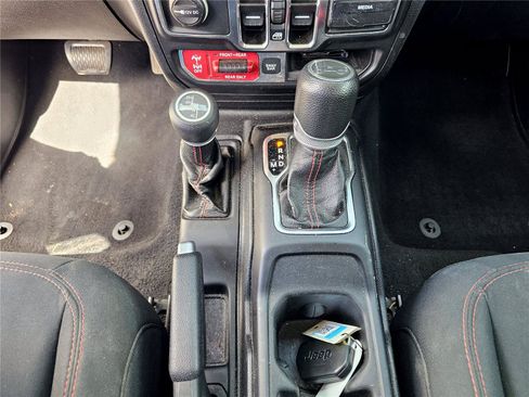 Used 2020 Jeep Wrangler Unlimited Rubicon AWD/4WD image 26