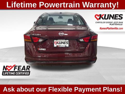 Used 2025 Nissan Altima 2.5 SV image 9