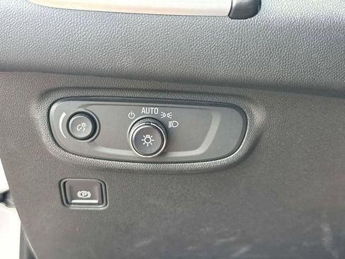 Used 2022 GMC Terrain SLE w/ Elevation Edition image 26