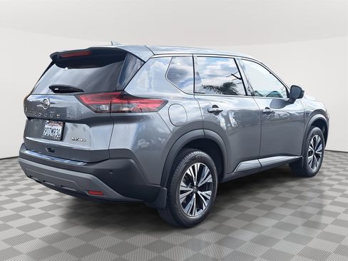 Used 2021 Nissan Rogue SV image 5