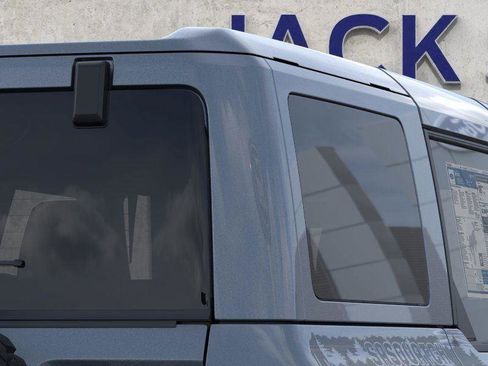 New 2025 Ford Bronco Badlands image 25