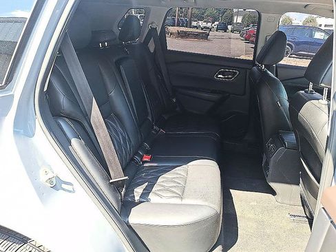 Used 2021 Nissan Rogue Platinum FWD image 22