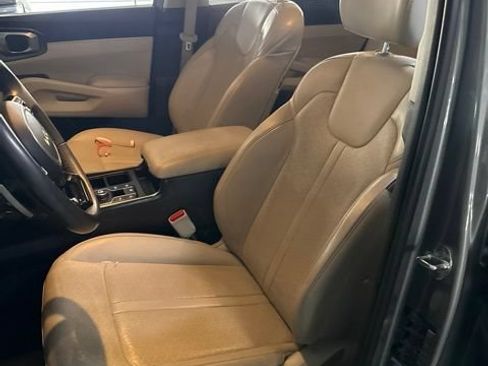 Used 2023 Kia Sorento EX FWD image 5